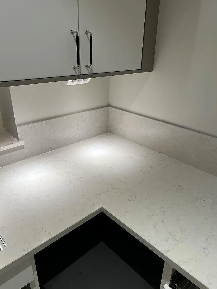 Køkkenbordplade i Silestone Snowy Ibiza, Olofstorp – billede 6