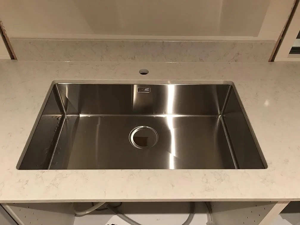 Køkkenbordplade i Silestone Snowy Ibiza, Onsala – billede 3