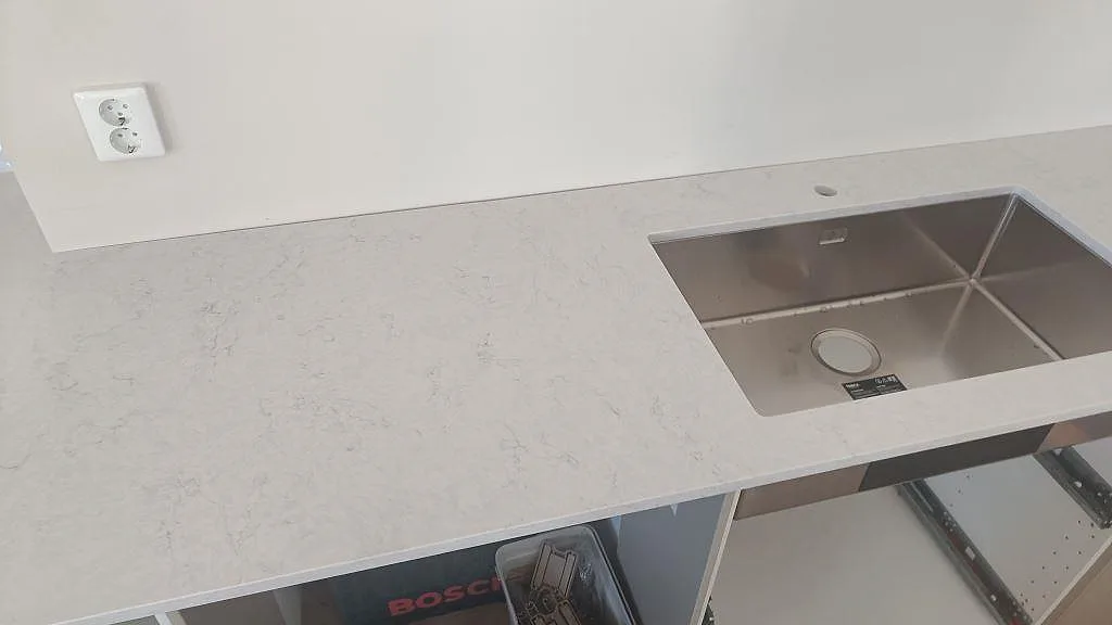 Køkkenbordplade i Silestone Snowy Ibiza, Osby – billede 6