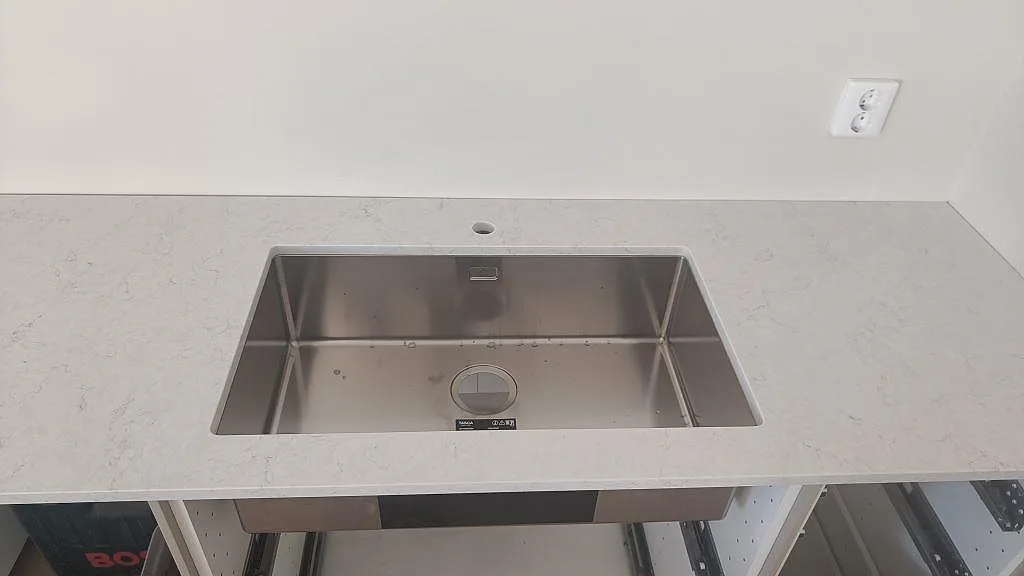 Køkkenbordplade i Silestone Snowy Ibiza, Osby – billede 4