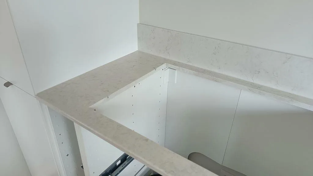 Køkkenbordplade i Silestone Snowy Ibiza, Oxie – billede 4