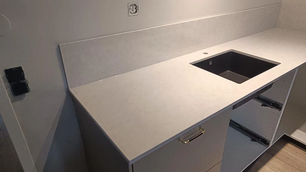 Køkkenbordplade i Silestone Snowy Ibiza, Rydebäck – billede 2