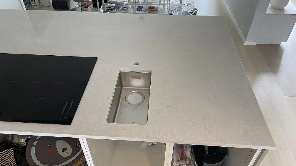 Køkkenbordplade i Silestone Snowy Ibiza, Rydebäck – billede 2