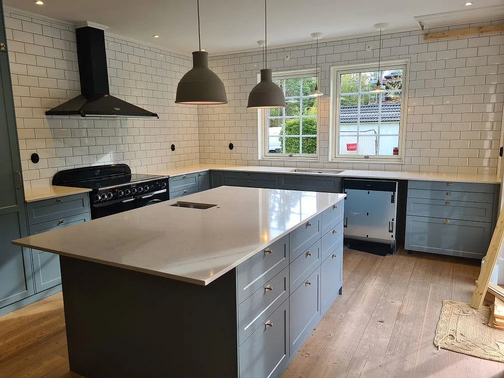 Køkkenbordplade i Silestone Snowy Ibiza, Saltsjö Boo