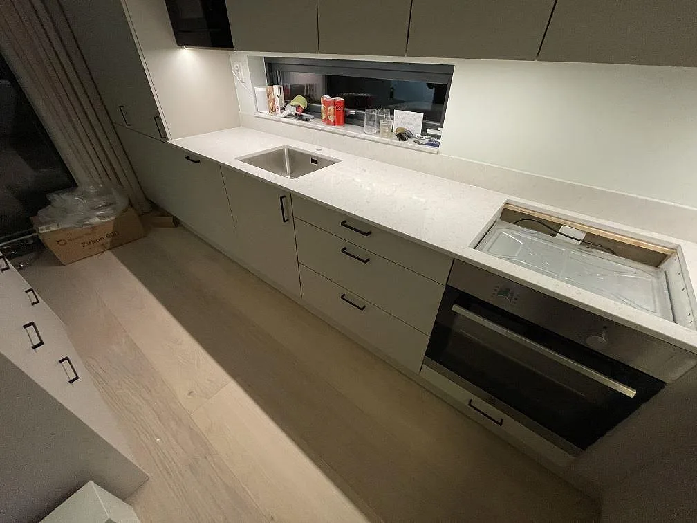 Køkkenbordplade i Silestone Snowy Ibiza, Saltsjö Boo – billede 3