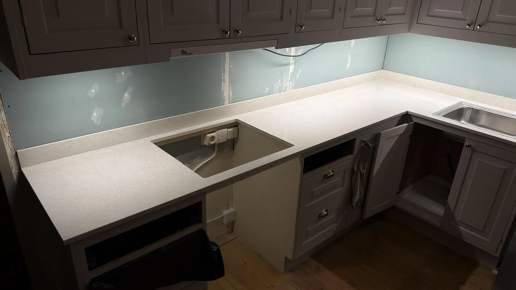 Køkkenbordplade i Silestone Snowy Ibiza, Sigtuna – billede 3