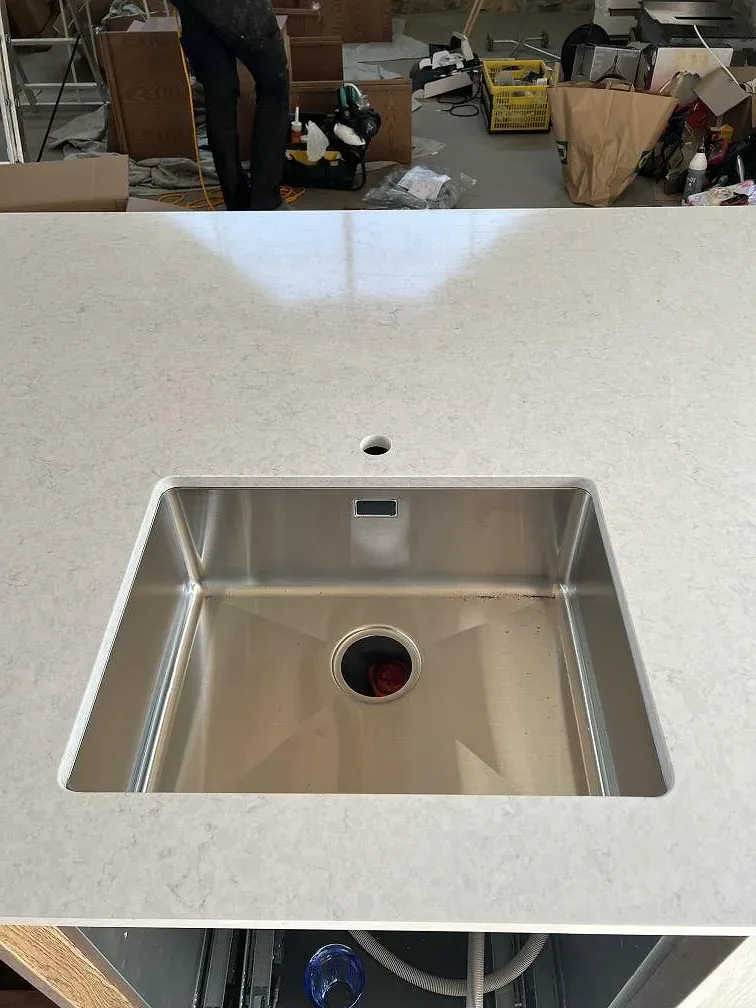 Køkkenbordplade i Silestone Snowy Ibiza, Simrishamn – billede 2