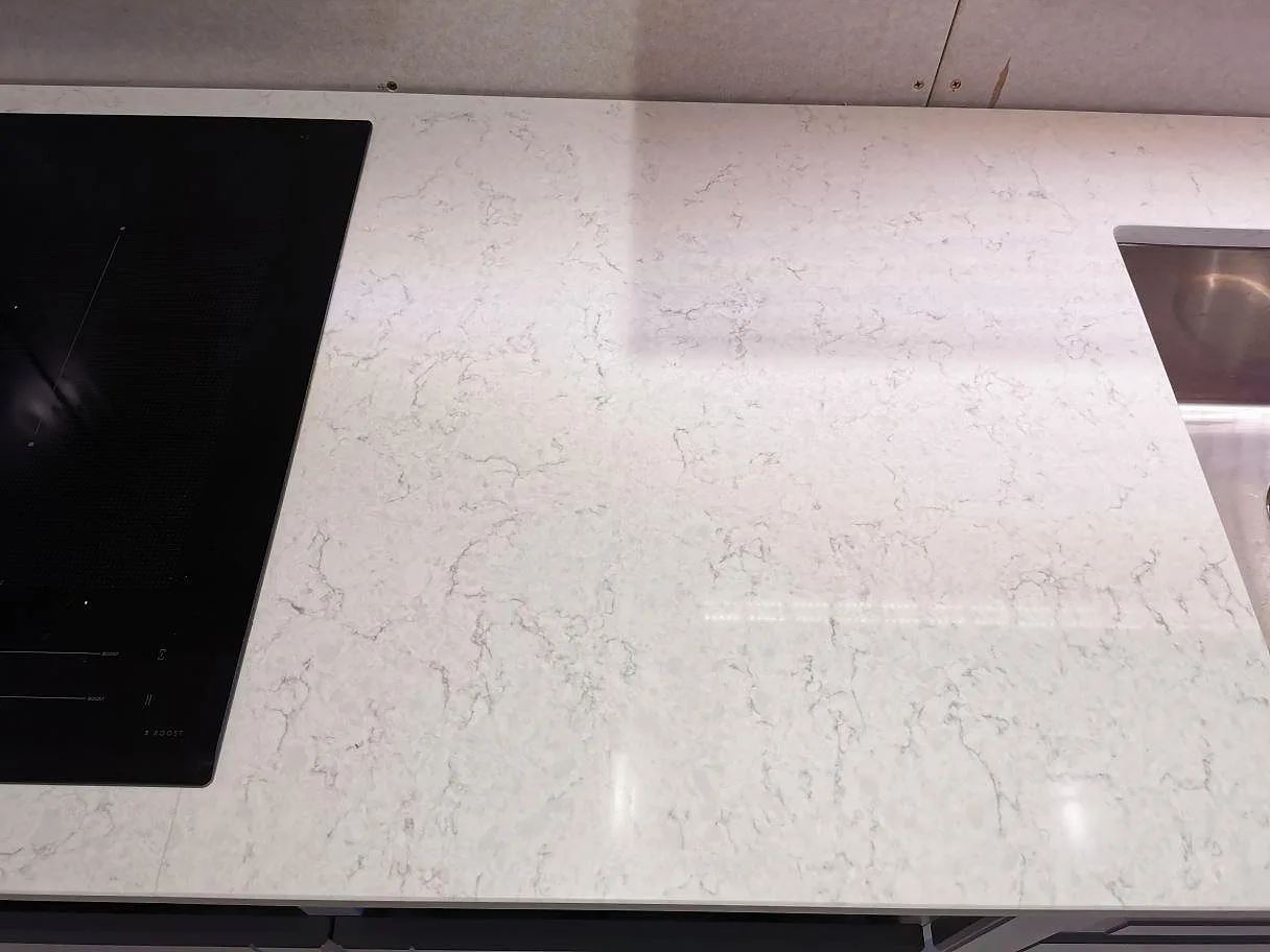 Køkkenbordplade i Silestone Snowy Ibiza, Sjöbo – billede 4
