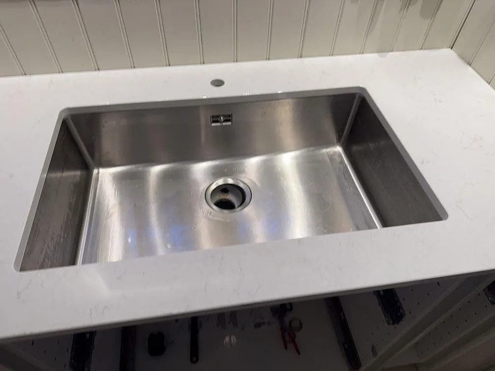 Køkkenbordplade i Silestone Snowy Ibiza, Sjuntorp – billede 6