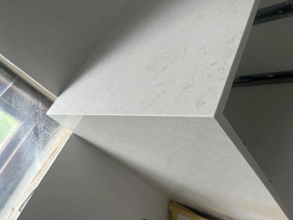 Køkkenbordplade i Silestone Snowy Ibiza, Skärblacka – billede 4