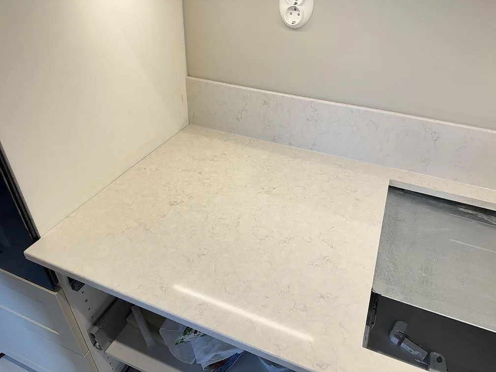Køkkenbordplade i Silestone Snowy Ibiza, Skanör – billede 3
