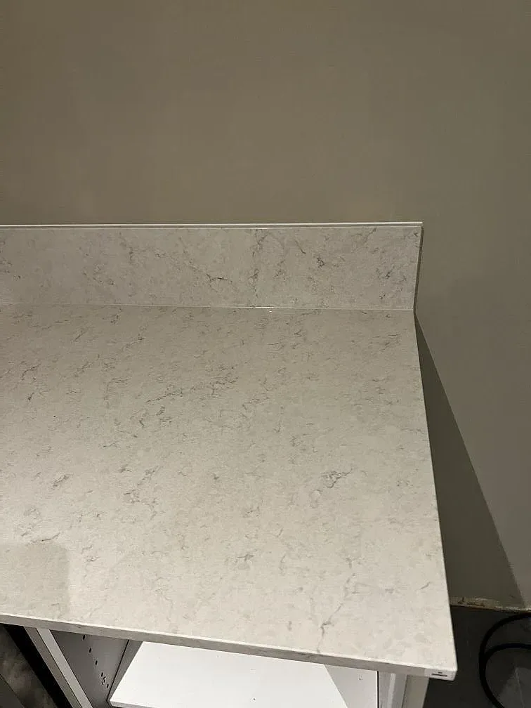 Køkkenbordplade i Silestone Snowy Ibiza, Skummeslövsstrand – billede 5