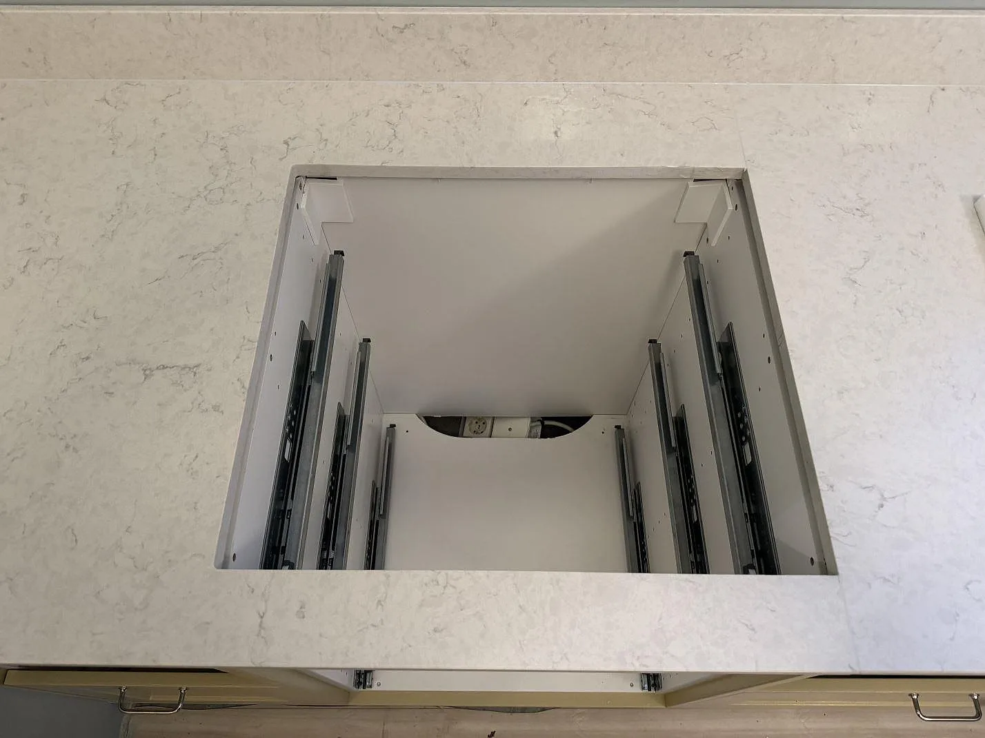 Køkkenbordplade i Silestone Snowy Ibiza, Skurup – billede 8