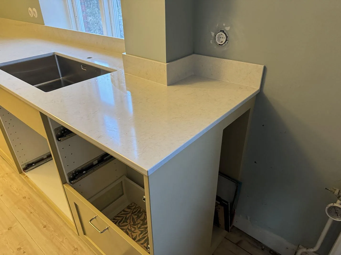Køkkenbordplade i Silestone Snowy Ibiza, Skurup – billede 2
