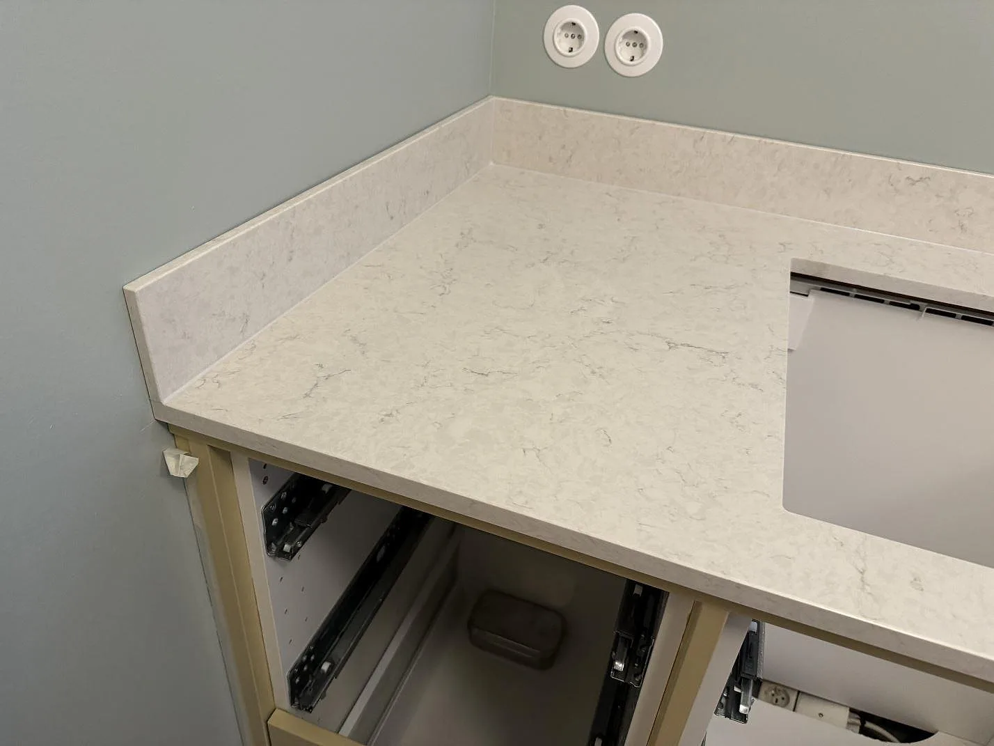 Køkkenbordplade i Silestone Snowy Ibiza, Skurup – billede 7
