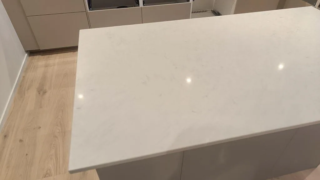 Køkkenbordplade i Silestone Snowy Ibiza, Skurup – billede 3