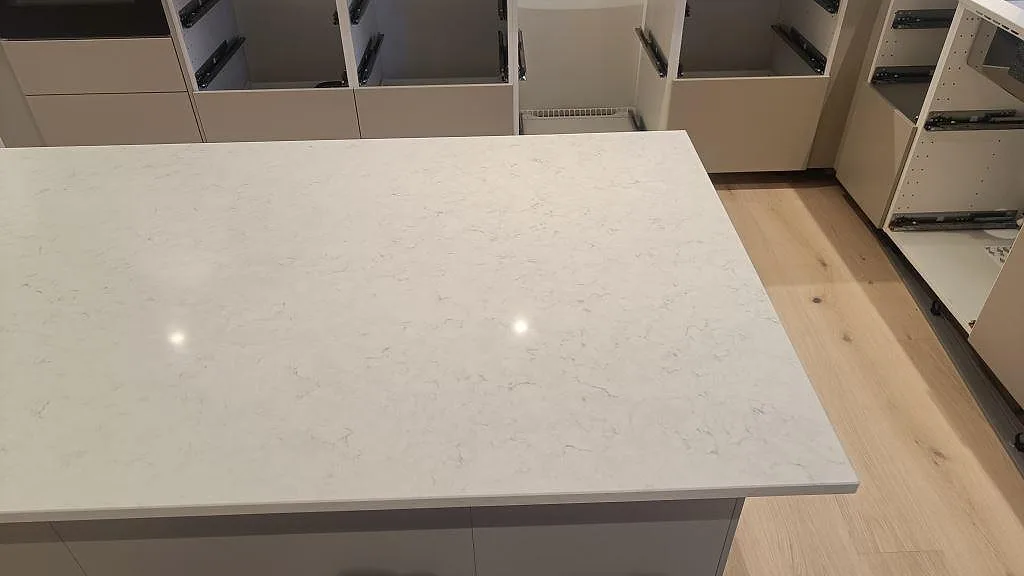 Køkkenbordplade i Silestone Snowy Ibiza, Skurup – billede 2