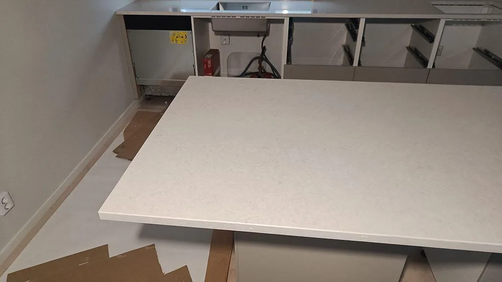 Køkkenbordplade i Silestone Snowy Ibiza, Skurup – billede 2