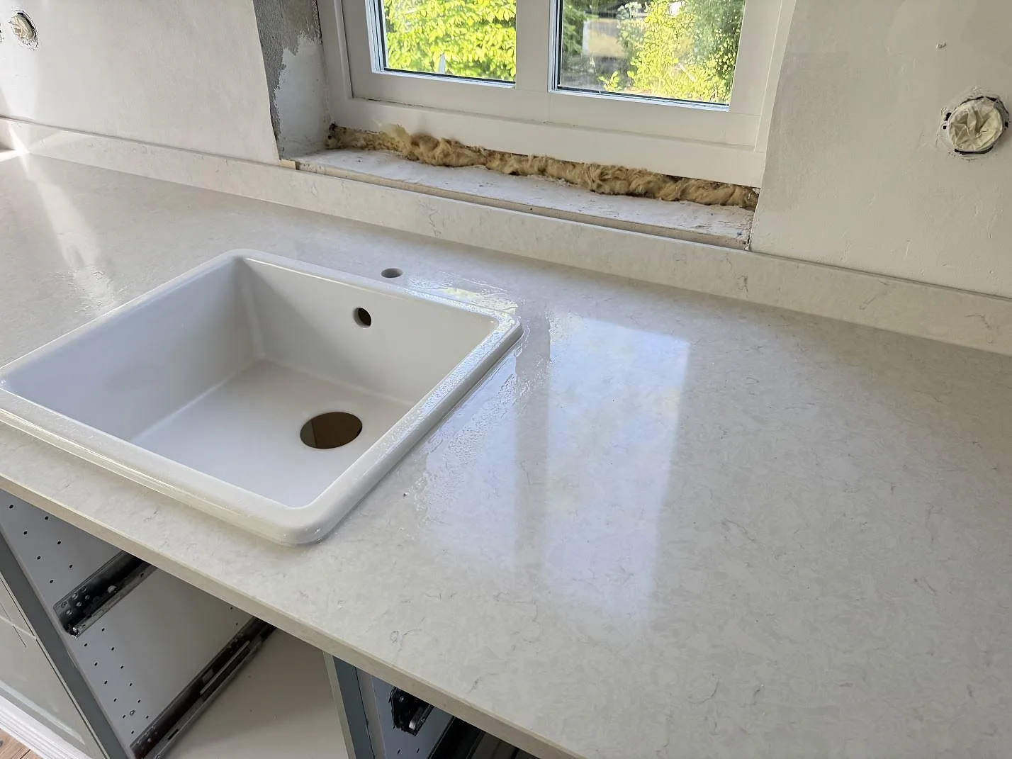 Køkkenbordplade i Silestone Snowy Ibiza, Smygehamn – billede 4