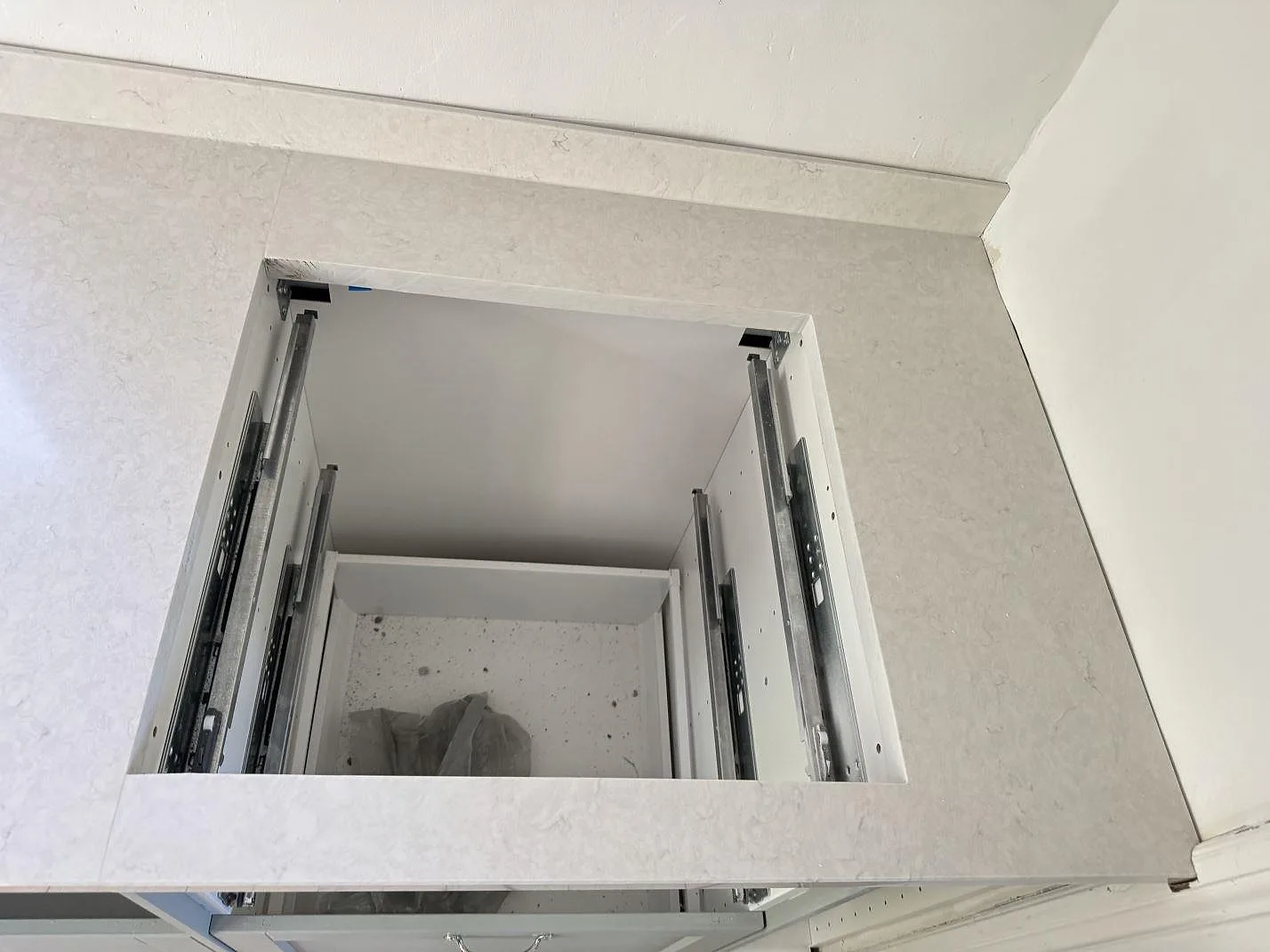 Køkkenbordplade i Silestone Snowy Ibiza, Smygehamn – billede 6
