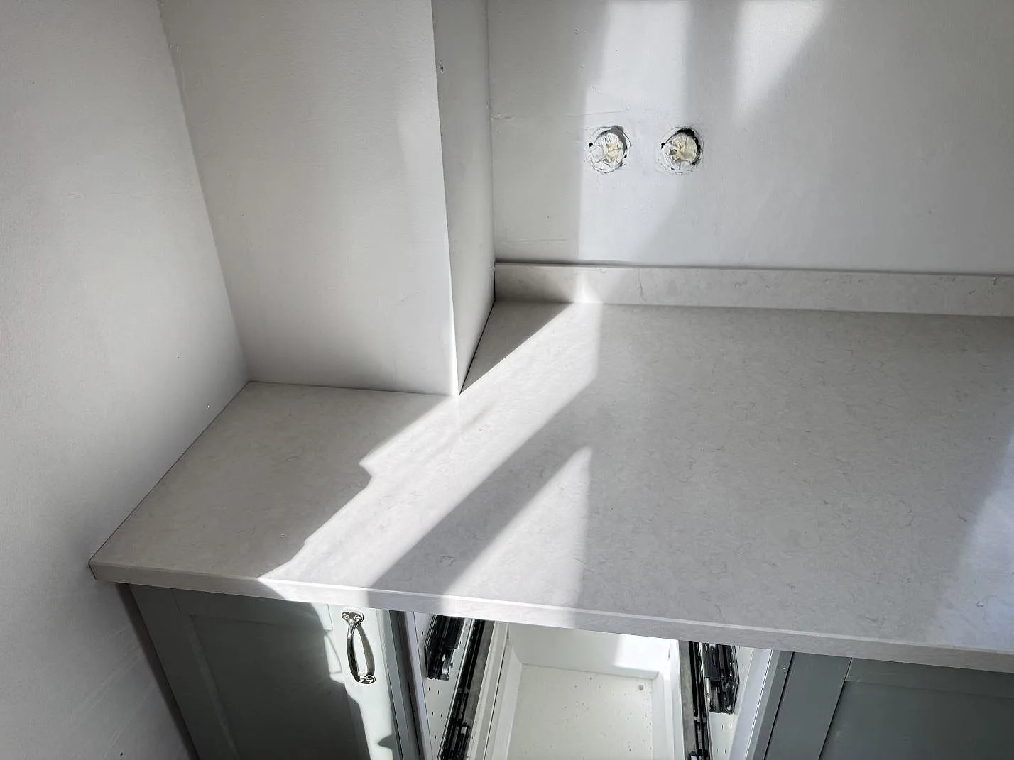 Køkkenbordplade i Silestone Snowy Ibiza, Smygehamn – billede 7
