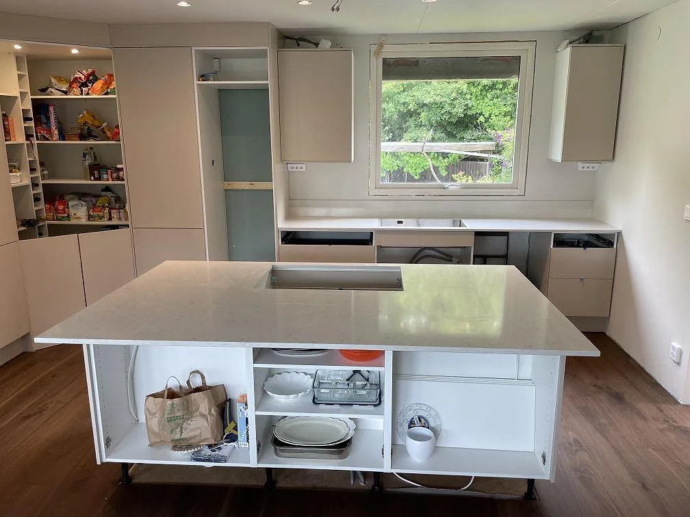 Køkkenbordplade i Silestone Snowy Ibiza, Sollentuna – billede 2