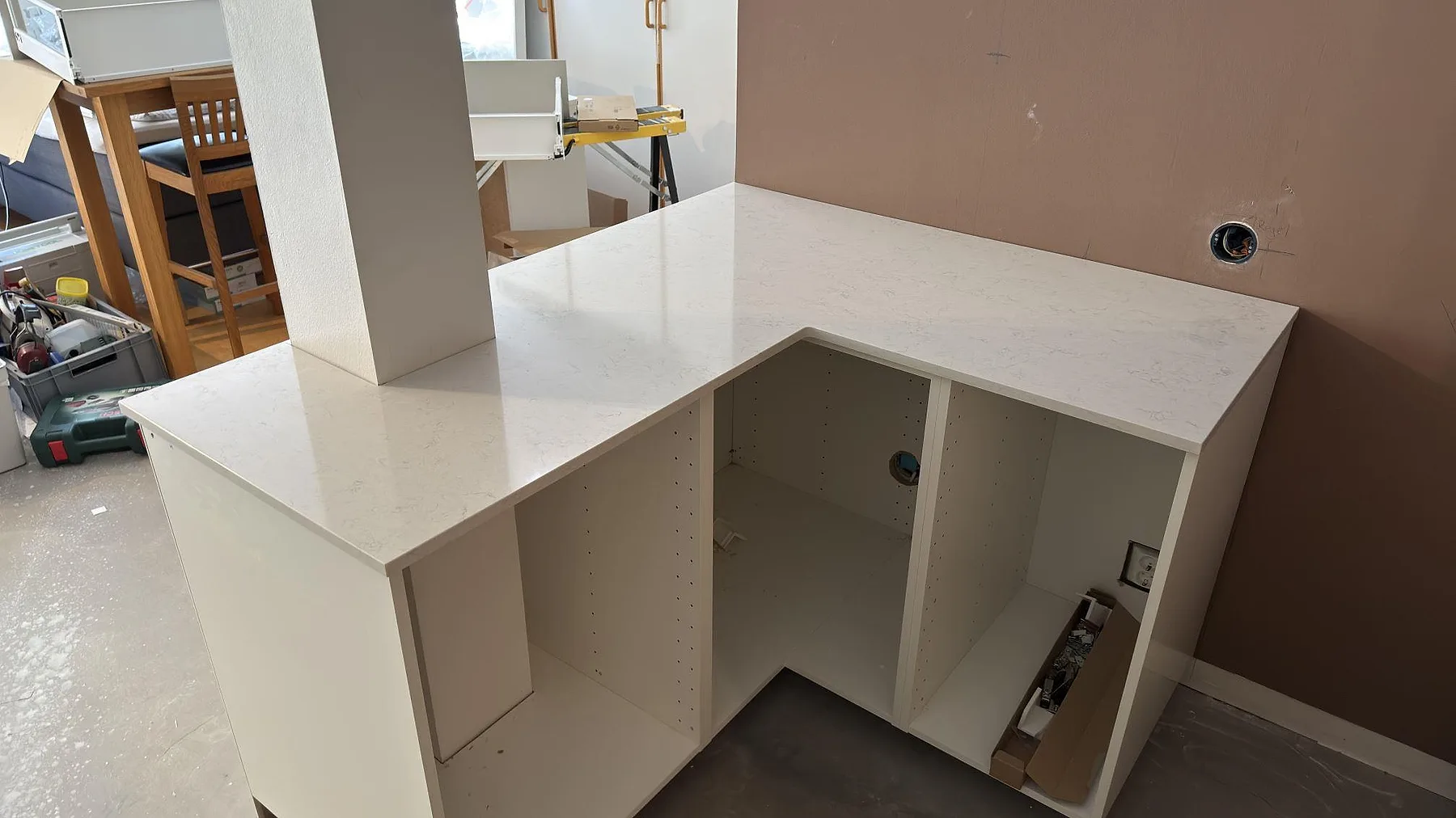 Køkkenbordplade i Silestone Snowy Ibiza, Solna – billede 2