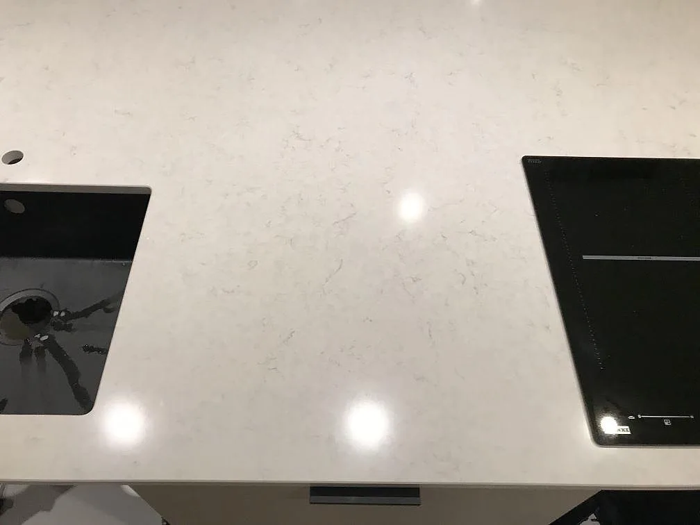 Køkkenbordplade i Silestone Snowy Ibiza, Steninge – billede 3