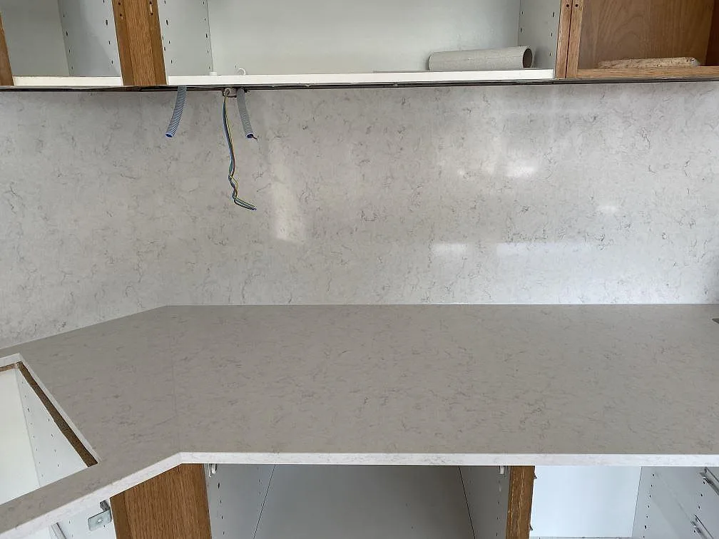 Køkkenbordplade i Silestone Snowy Ibiza, Steninge – billede 2