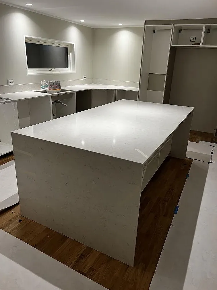 Køkkenbordplade i Silestone Snowy Ibiza, Stoby – billede 4