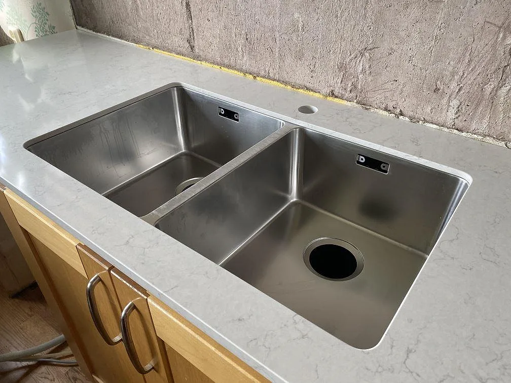 Køkkenbordplade i Silestone Snowy Ibiza, Stockholm – billede 2