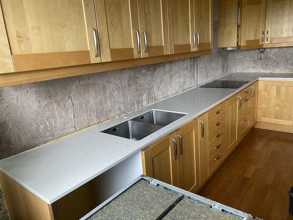 Køkkenbordplade i Silestone Snowy Ibiza, Stockholm – billede 3