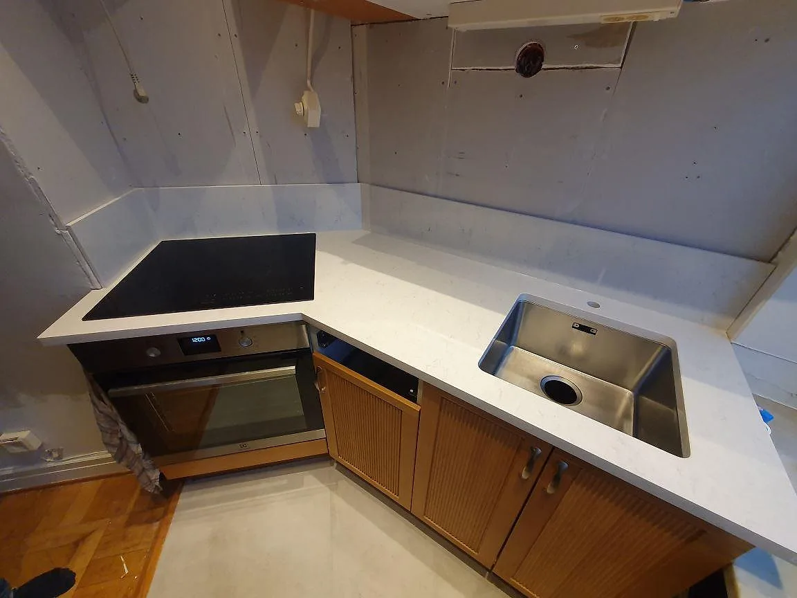 Køkkenbordplade i Silestone Snowy Ibiza, Stockholm – billede 2