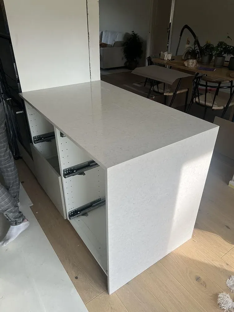 Køkkenbordplade i Silestone Snowy Ibiza, Stockholm – billede 2