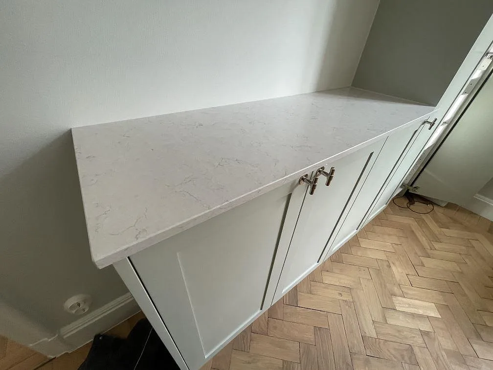 Køkkenbordplade i Silestone Snowy Ibiza, Stockholm – billede 2