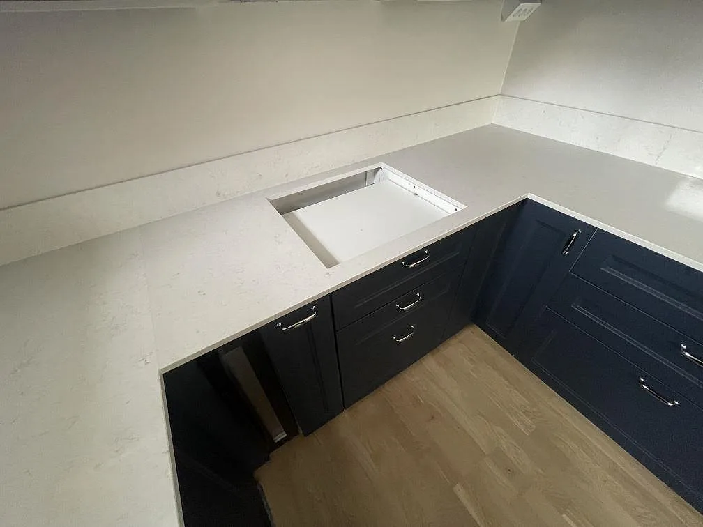 Køkkenbordplade i Silestone Snowy Ibiza, Stockholm – billede 5