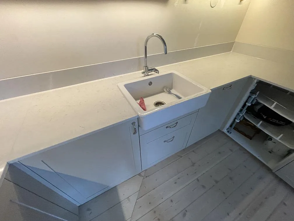 Køkkenbordplade i Silestone Snowy Ibiza, Stockholm – billede 4