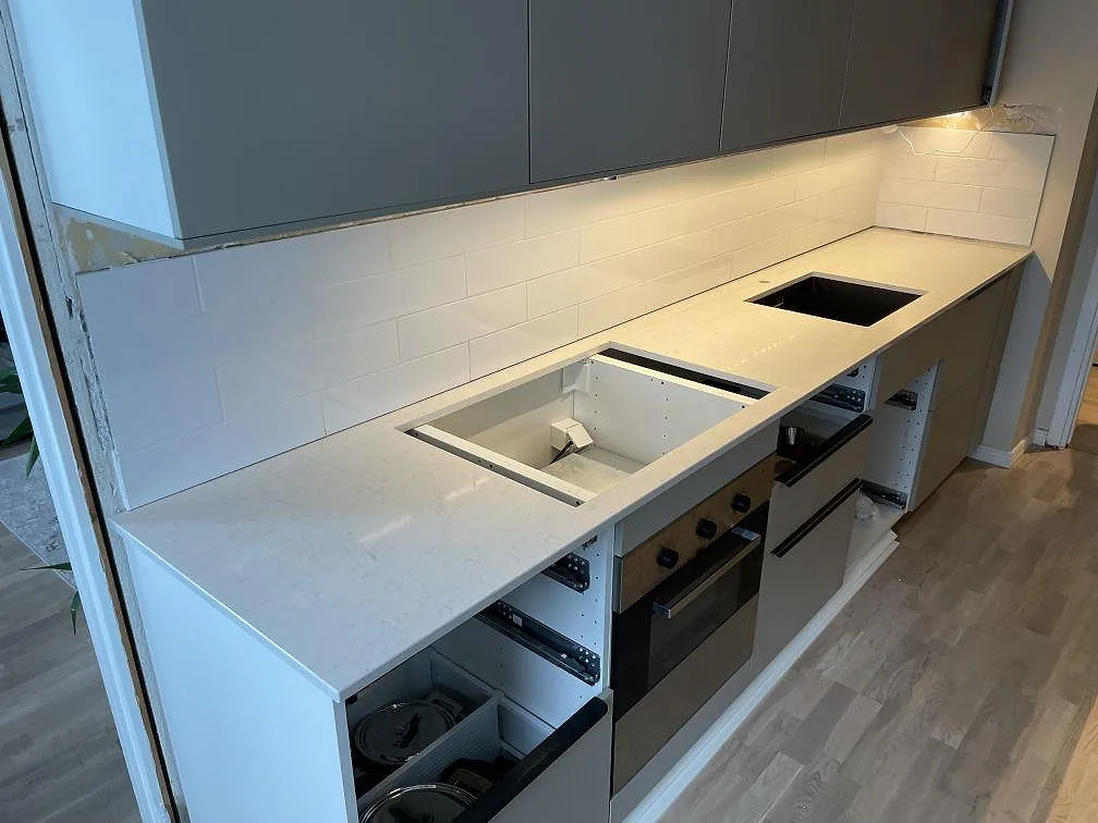 Køkkenbordplade i Silestone Snowy Ibiza, Stockholm – billede 3