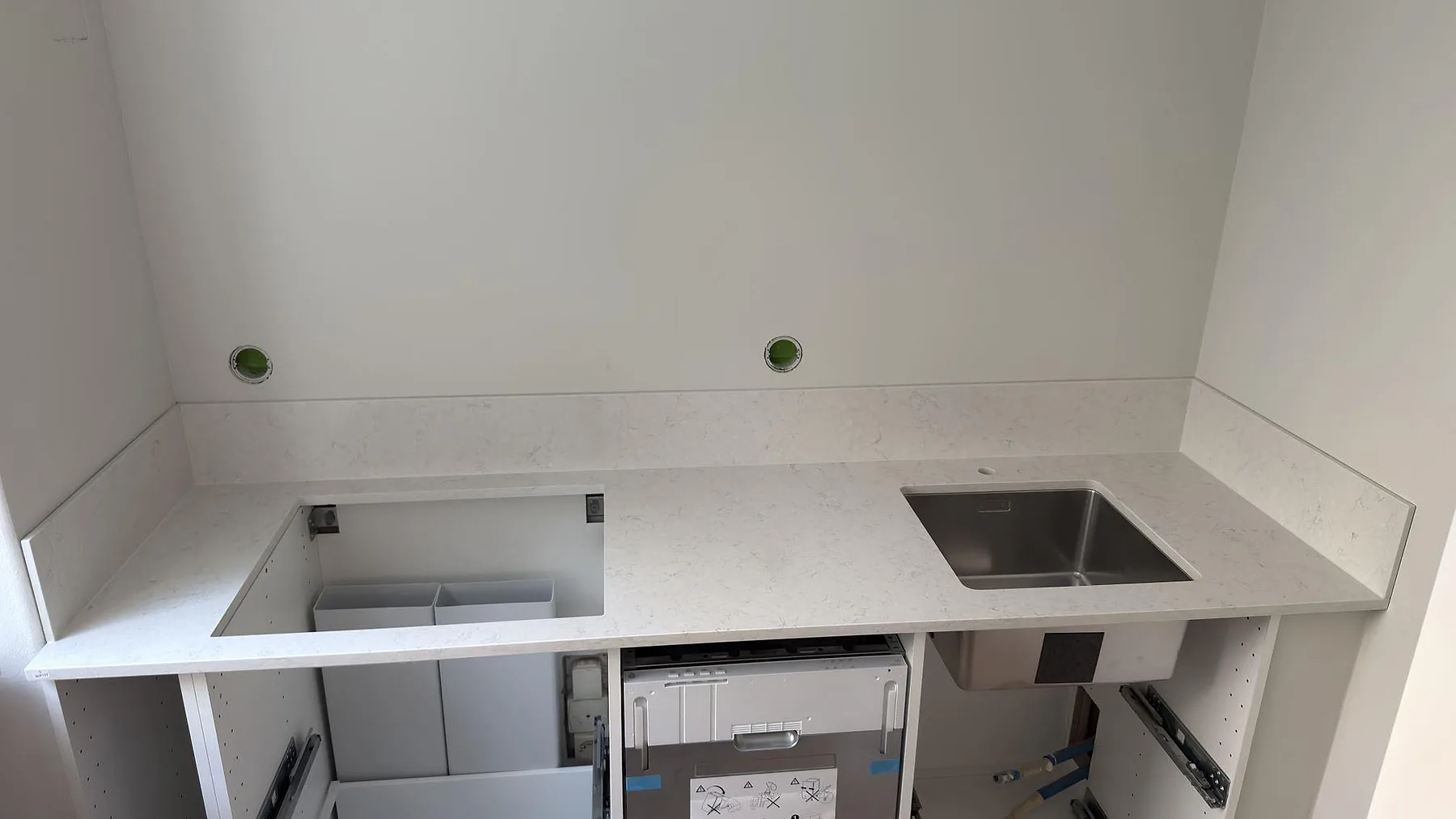 Køkkenbordplade i Silestone Snowy Ibiza, Stockholm – billede 2