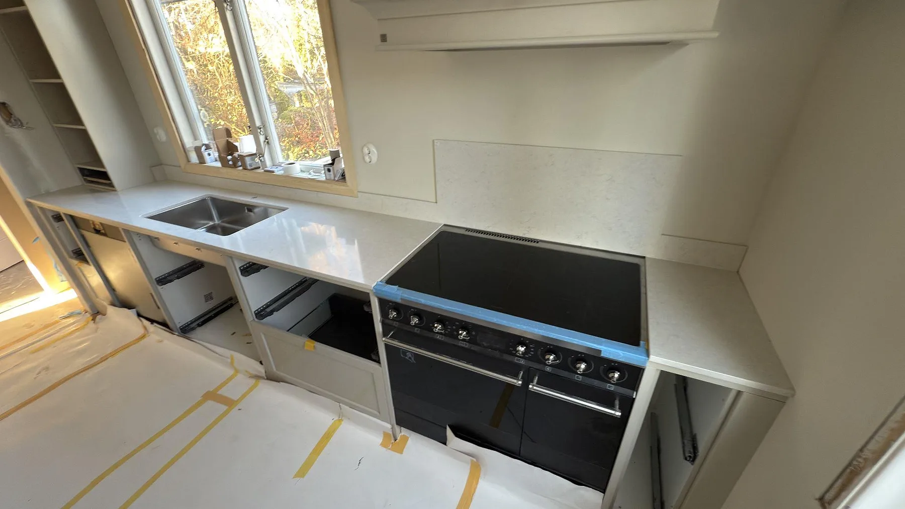 Køkkenbordplade i Silestone Snowy Ibiza, Stockholm – billede 4