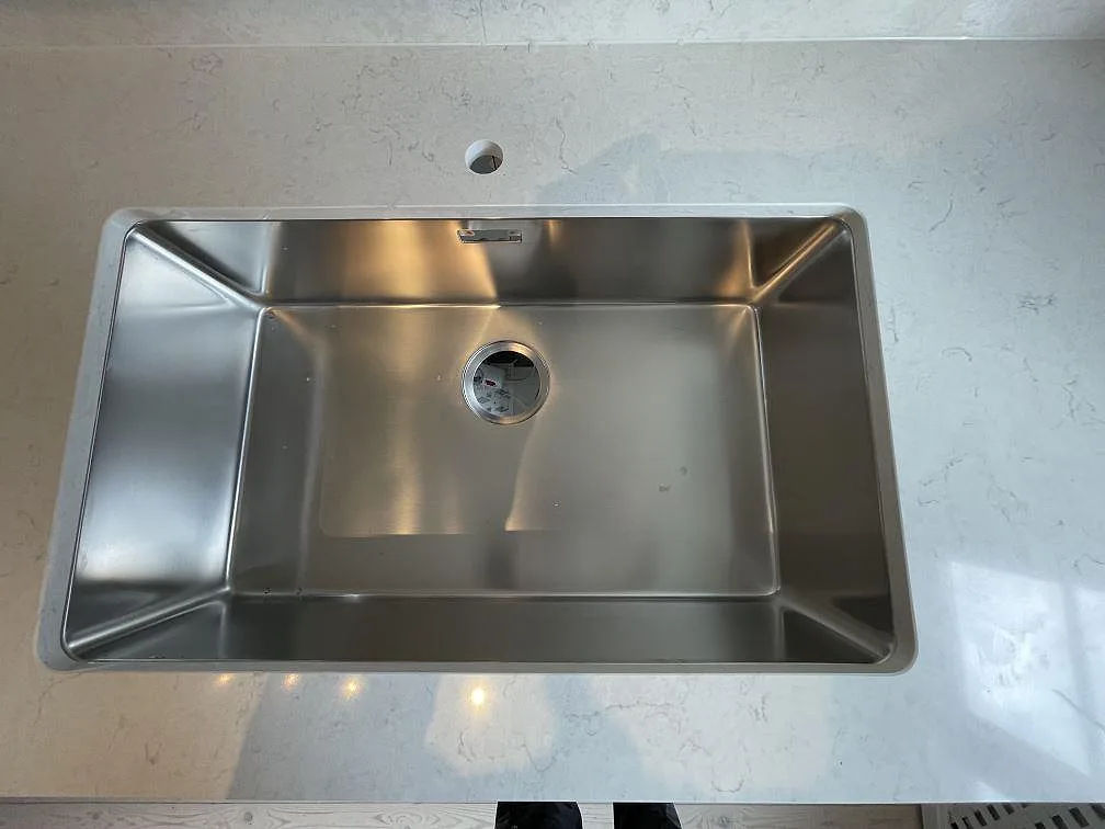 Køkkenbordplade i Silestone Snowy Ibiza, Stockholm – billede 2