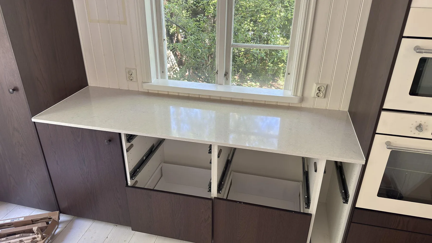 Køkkenbordplade i Silestone Snowy Ibiza, Stockholm – billede 3