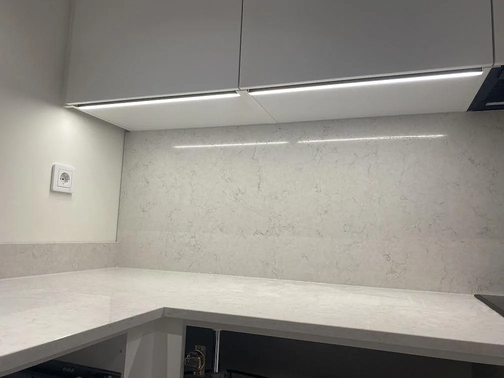 Køkkenbordplade i Silestone Snowy Ibiza, Strandbaden – billede 8