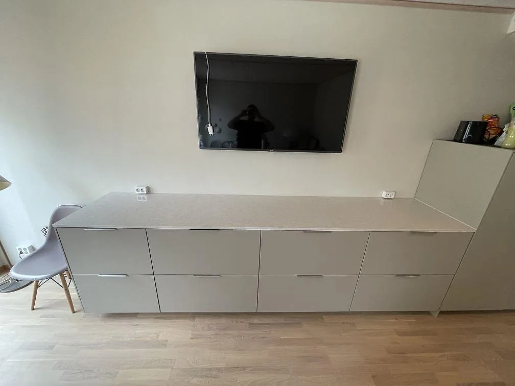 Bordplade i Silestone Snowy Ibiza til mediemøbel, Sundbyberg – billede 3