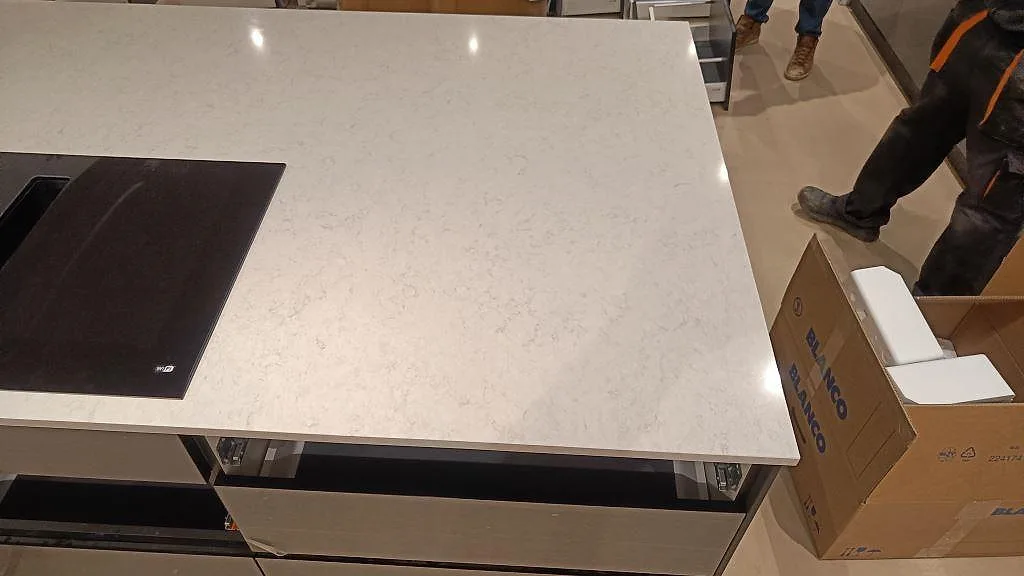 Køkkenbordplade i Silestone Snowy Ibiza, Svedala – billede 8