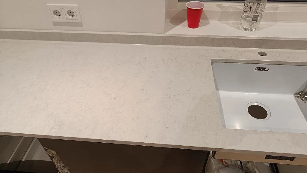 Køkkenbordplade i Silestone Snowy Ibiza, Svedala – billede 3