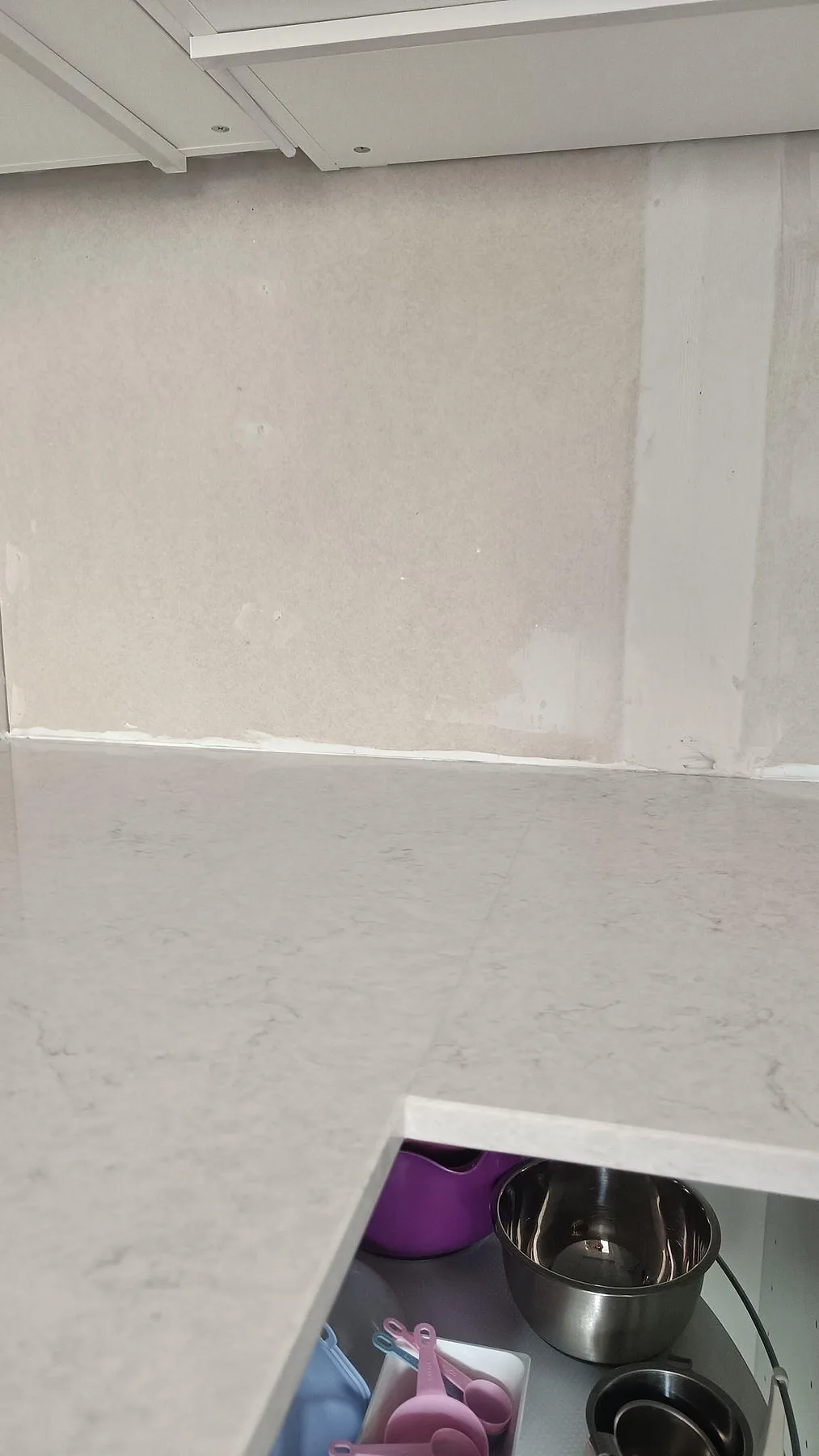 Køkkenbordplade i Silestone Snowy Ibiza, Svedala – billede 8