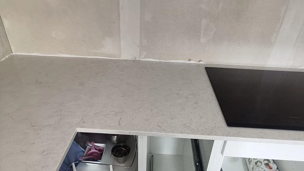 Køkkenbordplade i Silestone Snowy Ibiza, Svedala – billede 6