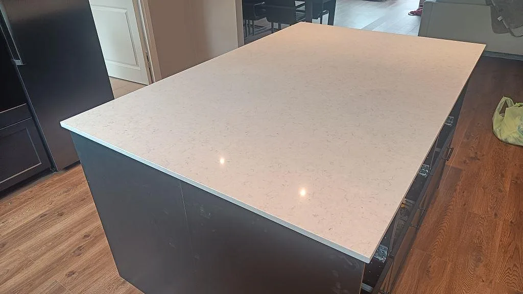 Køkkenbordplade i Silestone Snowy Ibiza, Svedala – billede 8