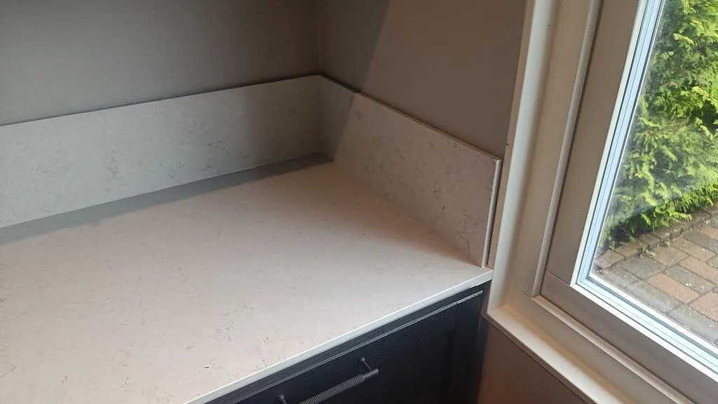 Køkkenbordplade i Silestone Snowy Ibiza, Svedala – billede 5